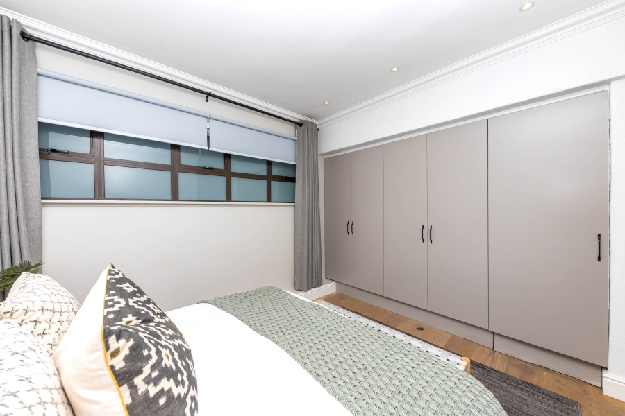 3 Bedroom Property for Sale in Sea Point Western Cape